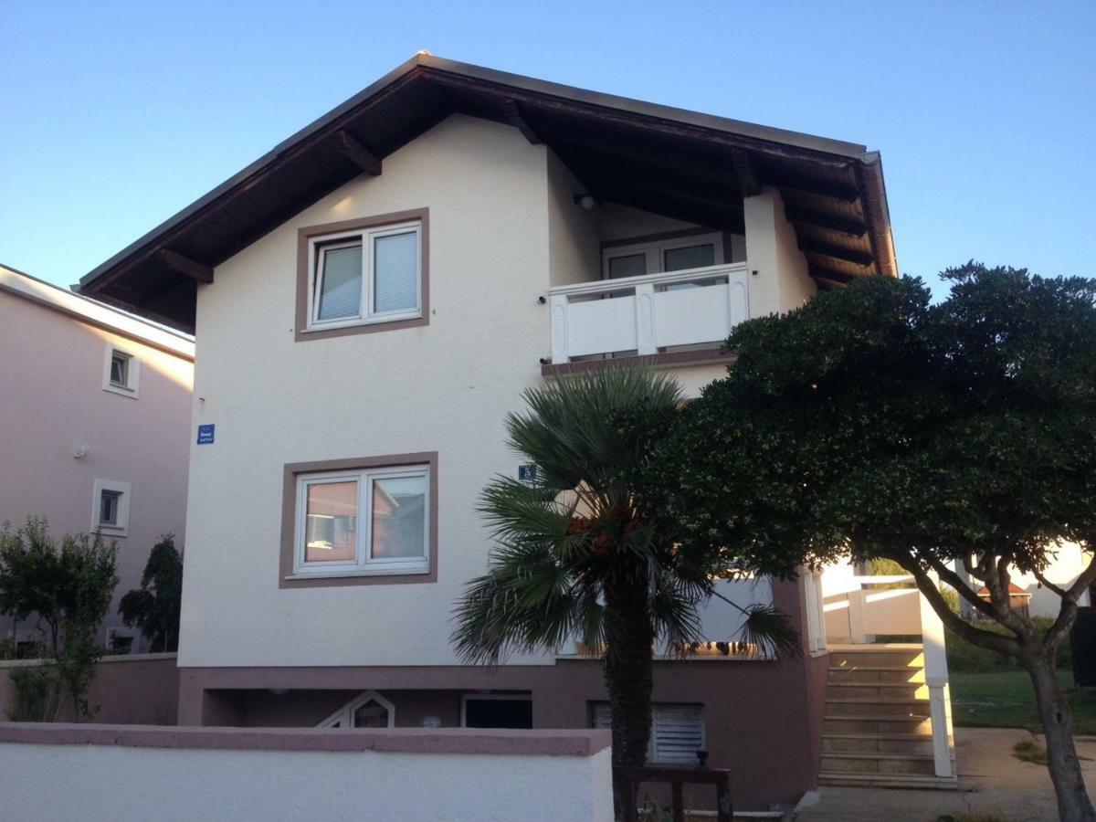 Apartment Bonaca Nin Luaran gambar